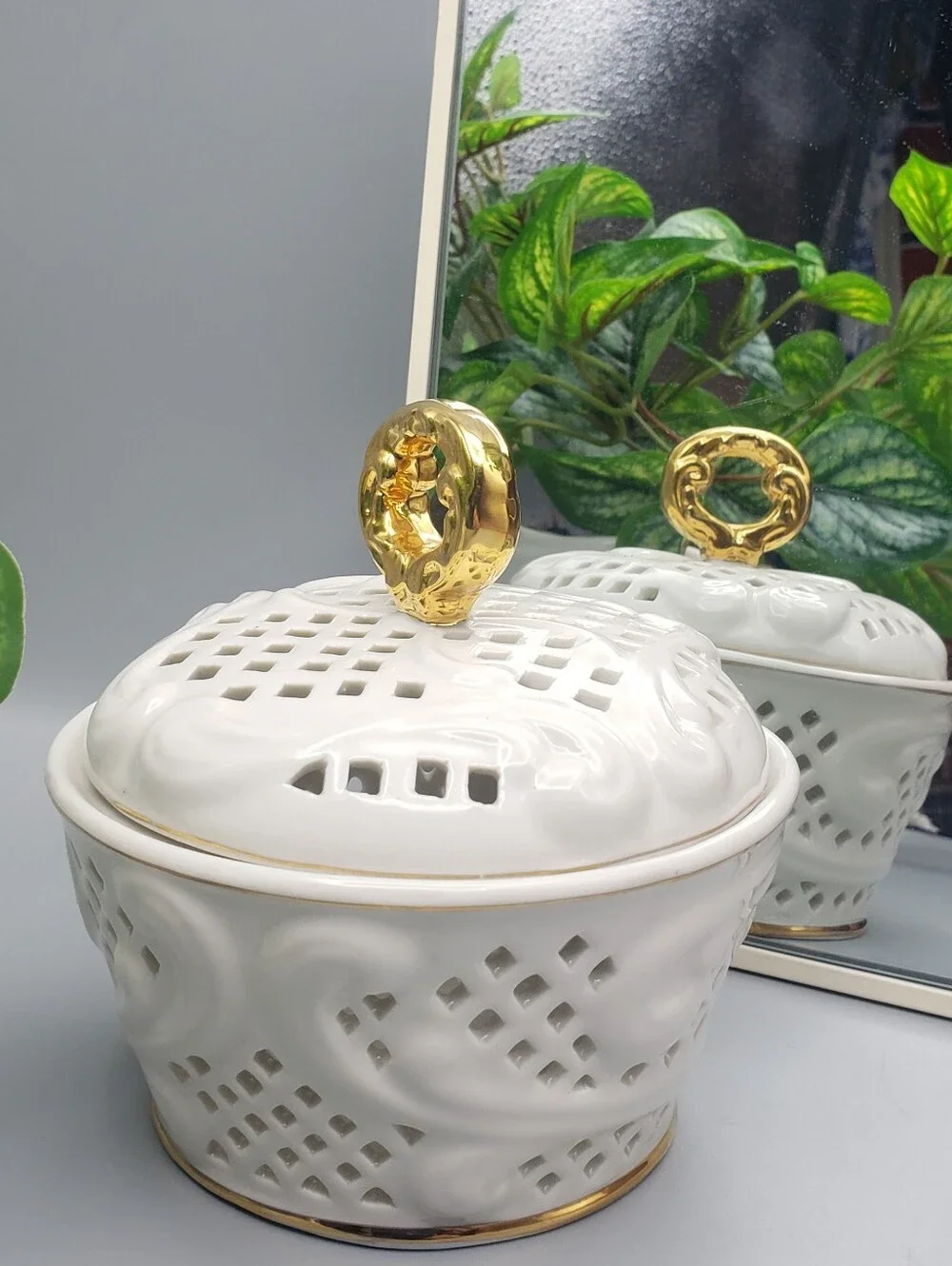 Large Vtg White Porcelain Lidded Trinket Box w/Gold Details Open Lattice 1970's